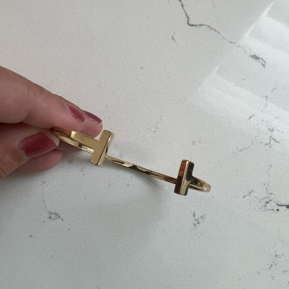 T bracelet